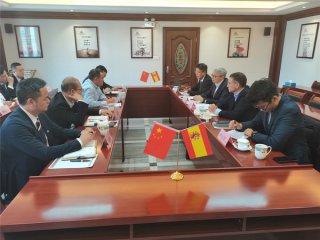  2020年11月27日，乐家集团高层向导莅临437ccm必赢国际建材集团总部交流事情